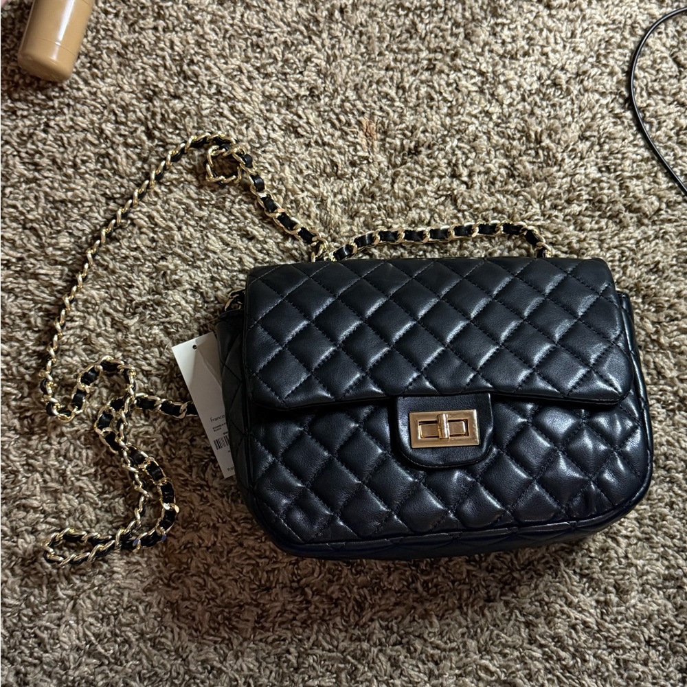 Francesca's Collections Black Quilted Crossbody Bag